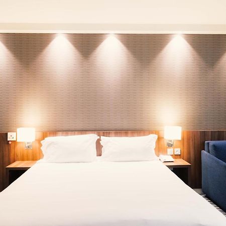 Holiday Inn Express Lille Centre By Ihg מראה חיצוני תמונה