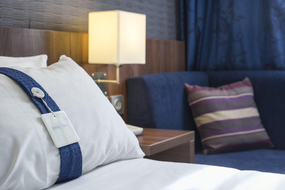 Holiday Inn Express Lille Centre By Ihg מראה חיצוני תמונה