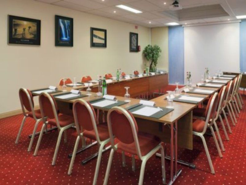 Holiday Inn Express Lille Centre By Ihg מראה חיצוני תמונה