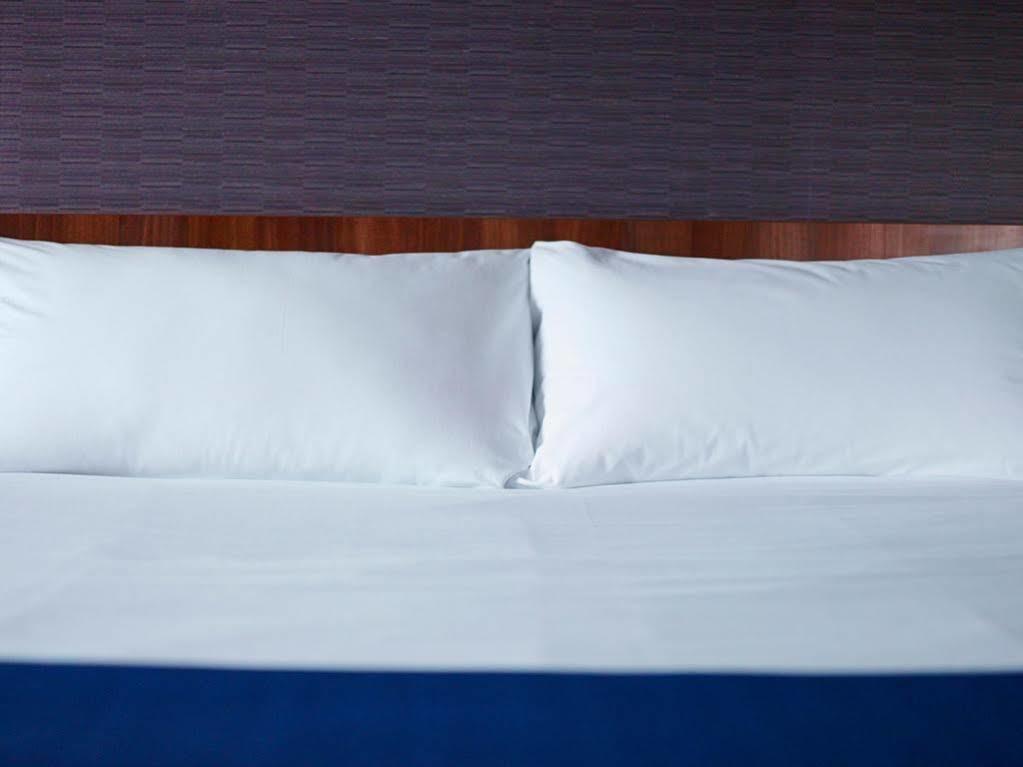 Holiday Inn Express Lille Centre By Ihg מראה חיצוני תמונה